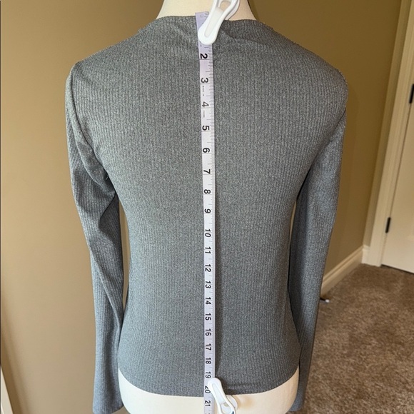 Streetwear Society Cropped Sweater Grey V-neck Ruched Drawstring Long Sleeve Top - Picture 8 of 10